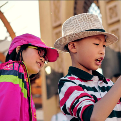 Παιδιά με κινητά 