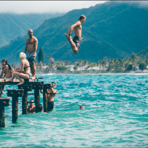 Λουόμενοι στην παραλία