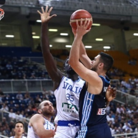 Κώστας Παπανικολάου