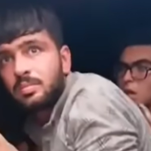 Αλεξανδρούπολη - Κράτηση 13 μεταναστών σε τρέιλερ: Σε κατ’ οίκον περιορισμό οι συλληφθέντες - Ζήτησαν και έλαβαν προθεσμία για να απολογηθούν.