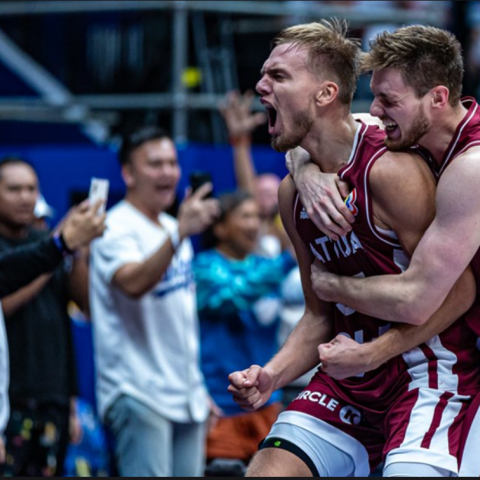 Λετονία: Οι πανηγυρισμοί των Πορζίνγκις και Στρέλνιεκς