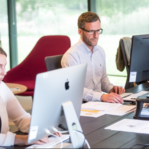 9 στις 10 εταιρείες τεχνολογίας στην Ελλάδα σχεδιάζουν αύξηση μισθών