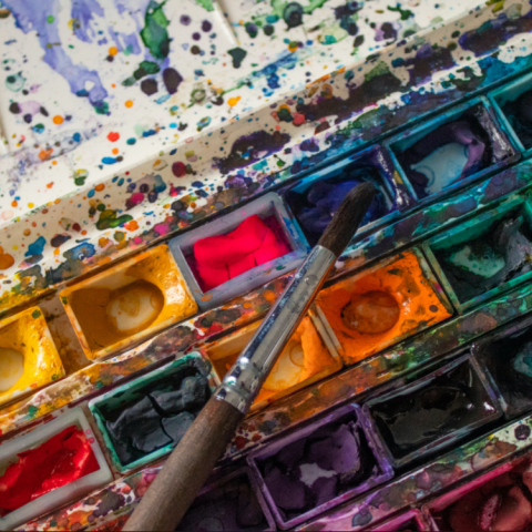 Στα 80 της άρχισε να ζωγραφίζει, στα 100 της κυκλοφόρησε το πρώτο λεύκωμά της