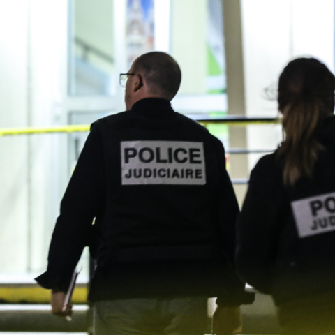 Γαλλία: Εκκενώθηκε λόγω απειλής για βόμβα το σχολείο στην Αράς όπου δολοφονήθηκε o εκπαιδευτικός