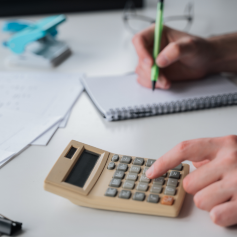 Πώς θα φορολογούνται οι ελεύθεροι επαγγελματίες - Οι προβλέψεις του νέου ν/σ