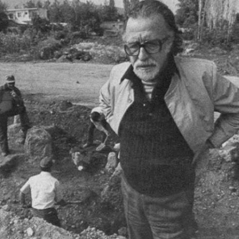 Σαν σήμερα 8 Νοεμβρίου 1977: Η ανακάλυψη του τάφου του Φιλίππου του Β' από τον Μανόλη Ανδρόνικο