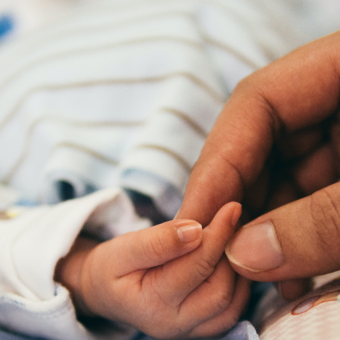 Επίδομα παιδιού Α21: Πότε πληρώνεται η πέμπτη δόση στους δικαιούχους