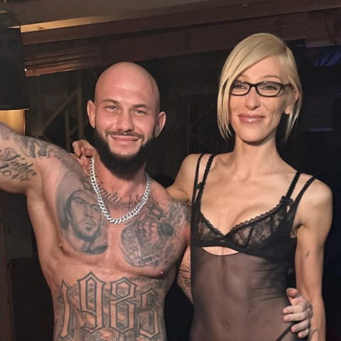 Ρώσοι σταρ σχεδόν γυμνοί σε πάρτι