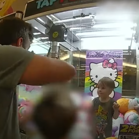 Αυστραλία: Αγοράκι 3 ετών μπήκε σε μηχάνημα με λούτρινα κουκλάκια 