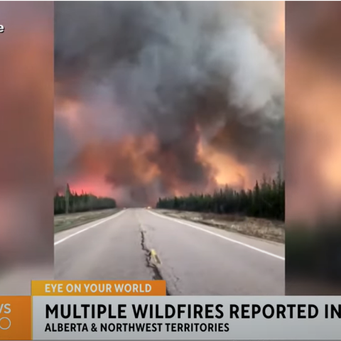Στιγμιότυπο από πλάνο που δείχνει την έκταση της φωτιάς στον Καναδά