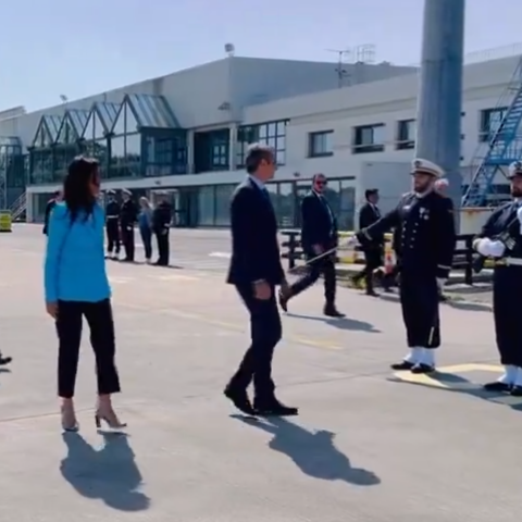 Ο Κυριάκος Μητσοτάκης και η Χρυσούλα Ζαχαροπούλου στα ναυπηγεία Λοριάν στη Γαλλία