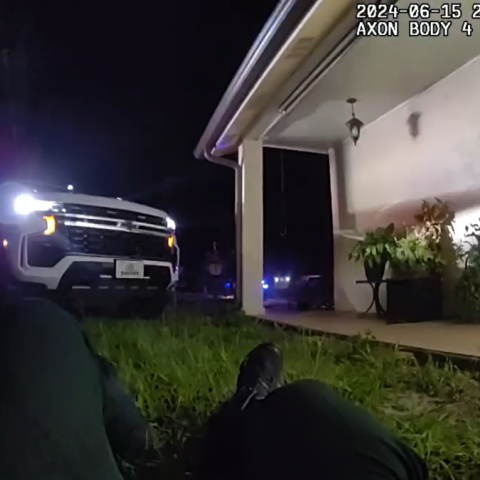 Κάμερα αστυνομικού κατέγραψε κάποιες από τις κινήσεις του 19χρονου δολοφόνου