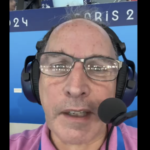 Ο σχολιαστής Μπομπ Μπάλαρντ έκανε σεξιστικό σχόλιο κατά κολυμβητριών