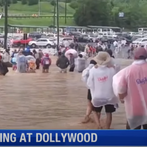 Πλημμύρισε το Dollywood
