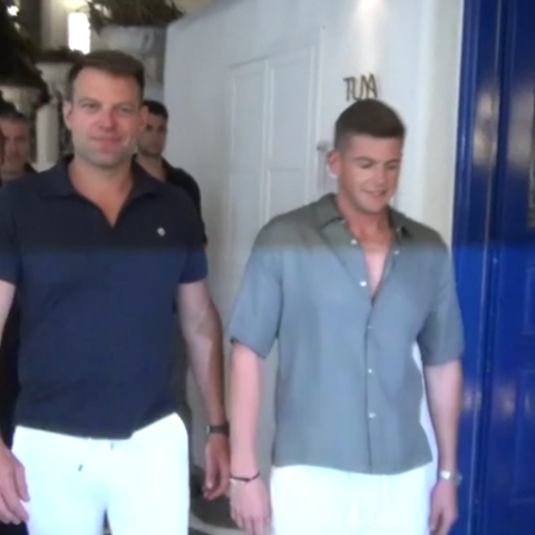 Στέφανος Κασσελάκης και Τάιλερ ΜακΜπέθ