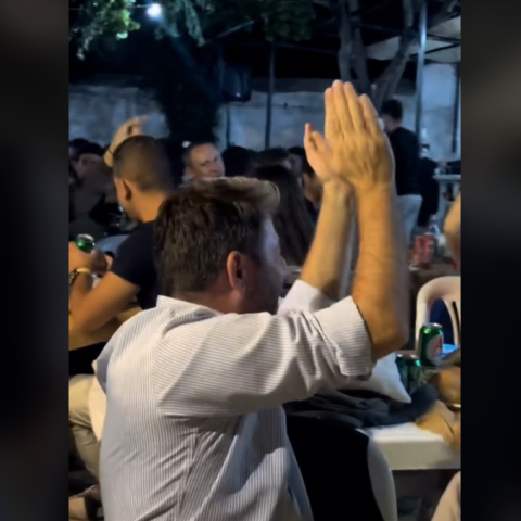 Η αντίδραση του Νίκου Ανδρουλάκη όταν άκουσε το «Καλημέρα Ήλιε» σε πανηγύρι στην Ξάνθη