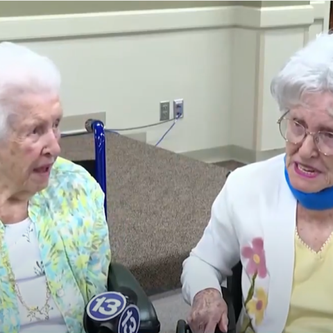 Οι δίδυμες αδελφές Marilyn Wright και Madelyn Casper 