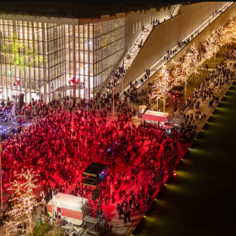 Στολισμένο το Κέντρο Πολιτισμού Ίδρυμα «Σταύρος Νιάρχος»