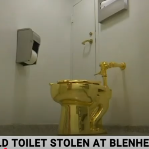 Χρυσή τουαλέτα