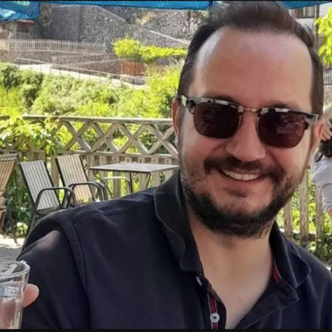 Βασίλης Καλογήρου