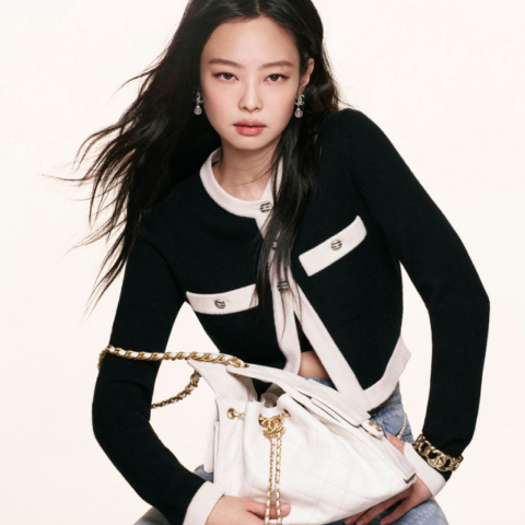H Jennie είναι το πρόσωπο της CHANEL 25