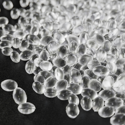 Τελικά τι γνωρίζουμε για τα μικροπλαστικά; Πώς εισχωρούν στο σώμα μας και τι κινδύνους κρύβουν