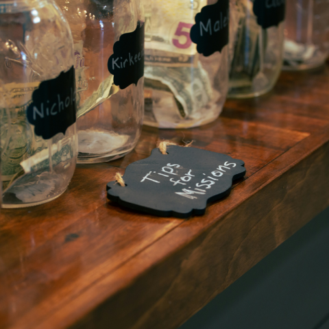 Αφορολόγητα τα φιλοδωρήματα στις ΗΠΑ με ομόφωνη απόφαση Δημοκρατικών και Ρεπουμπλικάνων