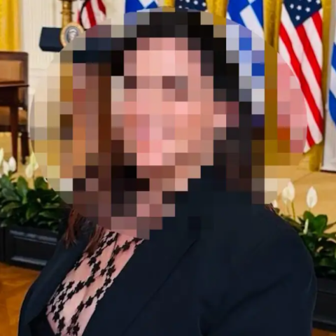 H πρώην δημοσιογράφος έστησε πολλές απάτες με ταξιδιωτικά πακέτα 