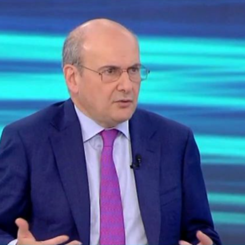 Χατζηδάκης για Basket League: Η κυβέρνηση θέλει να προστατεύσει το μπάσκετ