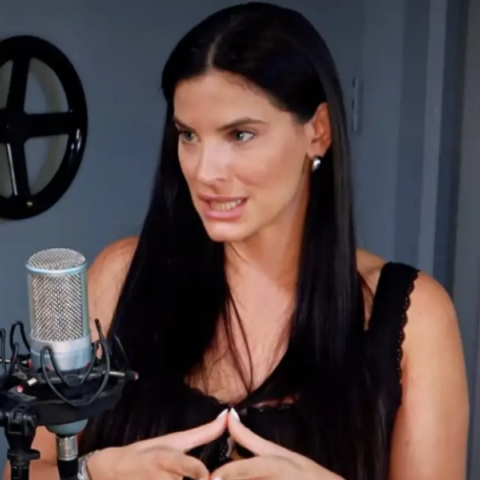 H Χριστίνα Μπόμπα μίλησε για τη δύσκολη περίοδο των εξωσωματικών