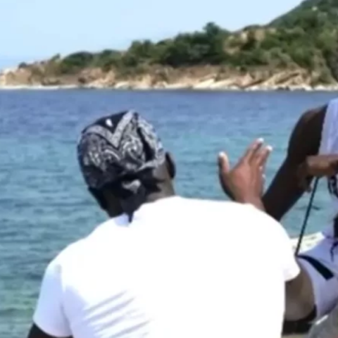 Χαλκιδική: Γύριζαν ερωτική ταινία σε παραλία, αλλά οι αστυνομικοί τους πέρασαν για μικροπωλητές και τους συνέλαβαν