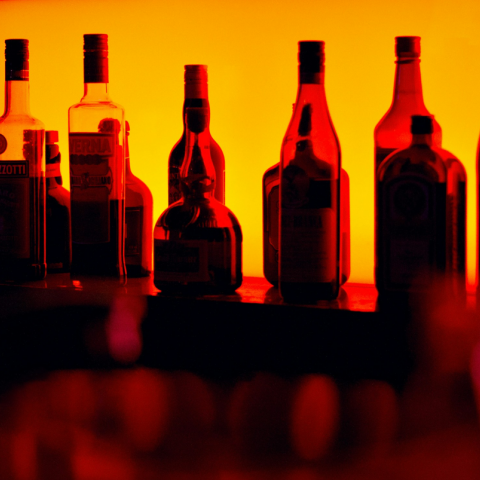 Δεκαεξάχρονη στο νοσοκομείο αφού κατανάλωσε αλκοόλ σε μπαρ στην Ιεράπετρα