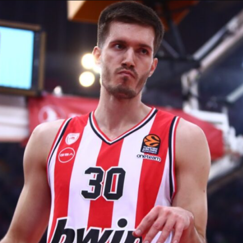 Ο Φιλίπ Πετρούσεφ του Ολυμπιακού