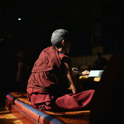 Σκάνδαλο στην Ταϊλάνδη: Γυναίκα εκβίαζε μοναχούς με ροζ βίντεο και φωτογραφίες