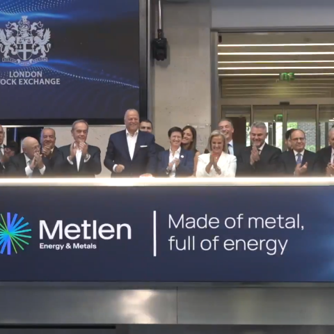 Ιστορική μέρα για τη Metlen: Ο Ευάγγελος Μυτιληναίος χτύπησε το «καμπανάκι» στο Χρηματιστήριο του Λονδίνου