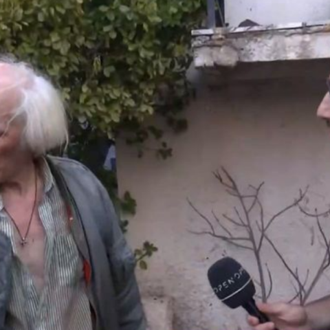 Κάτοικος στη Φιλιππιάδα: Πάλευα με έναν κουβά να σώσω το σπίτι μου - Μου έχει μείνει μία μπλούζα, τα άλλα κάηκαν