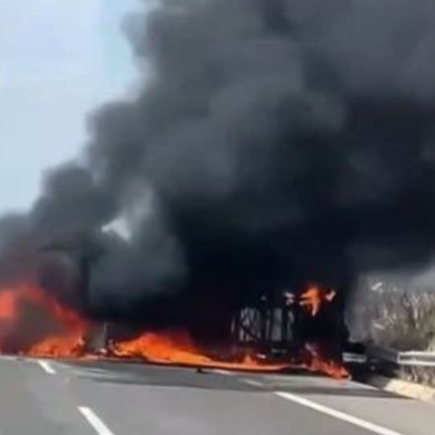 Τροχαίο στην Εγνατία: Γυρνούσαν από γάμο οι τρεις που απανθρακώθηκαν - Τα παιδιά και τα εγγόνια τους ήταν στο μπροστινό αυτοκίνητο