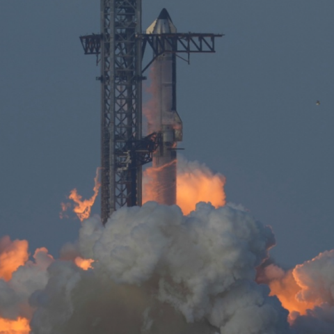 Η SpaceX ολοκλήρωσε με επιτυχία την 10η δοκιμαστική πτήση του Starship