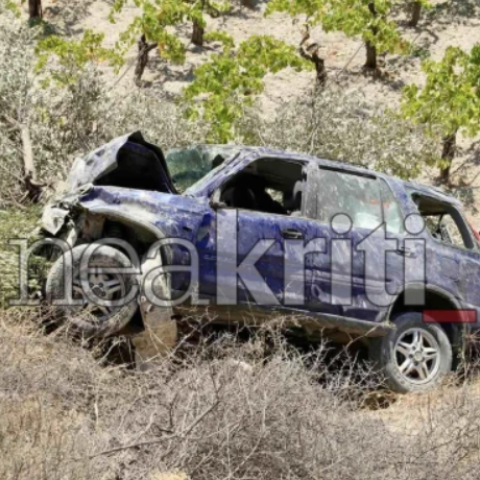 Αυτοκίνητο έπεσε σε γκρεμό στο Ηράκλειο Κρήτης