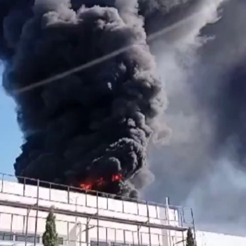 Φωτιά τώρα στην Παλλήνη σε κτίριο του Μουσικού Σχολείου