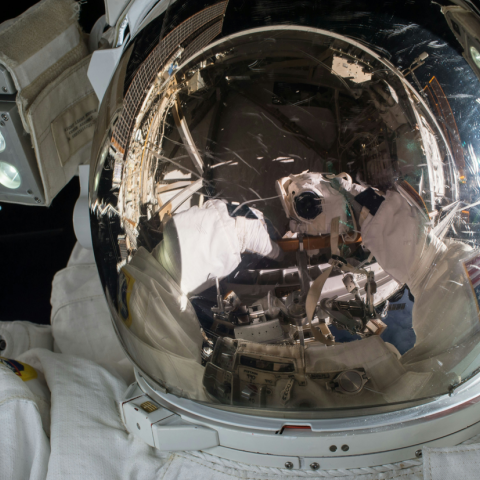 Ιαπωνία: Απατεώνας έπεισε 80χρονη ότι είναι αστροναύτης που χρειάζεται χρήματα για να αγοράσει... οξυγόνο