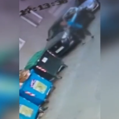 Γκύζη: Η στιγμή που 59χρονος πυροβολεί κατά υπαλλήλου καθαριότητας