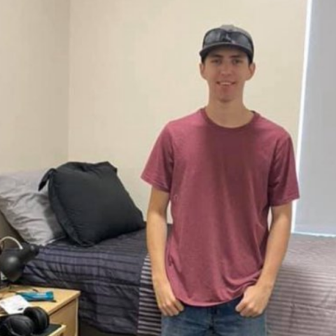 Ο Τάιλερ Ρόμπινσον που συνελήφθη για τη δολοφονία του Τσάρλι Κερκ 