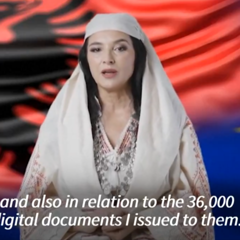 Ποια είναι η Diella, το ρομπότ - υπουργός της Αλβανίας - Το πρώτο της μήνυμα στο Κοινοβούλιο