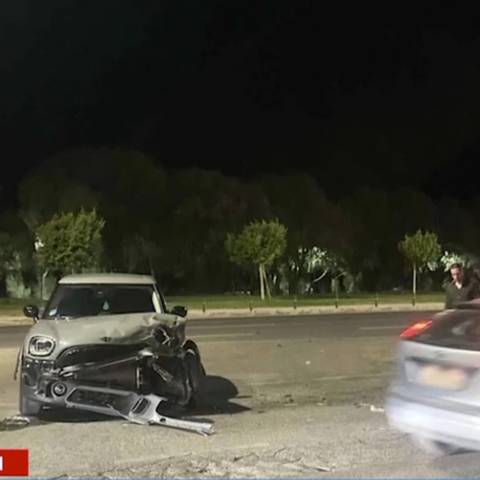 Σφοδρό τροχαίο στη Βούλα - Το σημείο θεωρείται καρμανιόλα