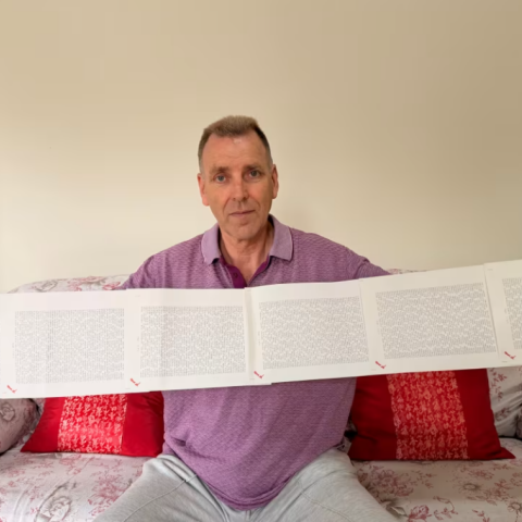 Αυτός είναι ο άνδρας με το μεγαλύτερο όνομα στον κόσμο - Θέλει 20 λεπτά για να συστηθεί