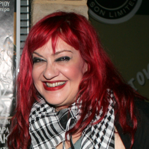 Τζόυς Ευείδη: Σκέφτομαι να γράψω την περιουσία στα σκυλιά μου