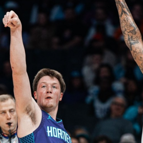 Μιλγουόκι Μπακς: Ήττα από τους Χόρνετς απόντος Γιάννη - Η πέμπτη φετινή ήττα των «ελαφιών»