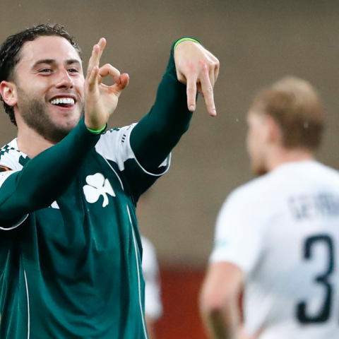 Ο Παναθηναϊκός πήρε τεράστια νίκη απέναντι στην Στουρμ Γκρατς με 2-1 και έφτασε τους 9 βαθμούς στη League Phase του Europa League.