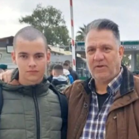 Συντετριμμένος ο πατέρας του 19χρονου ΕΠΟΠ που σκοτώθηκε στη Ρόδο από έκρηξη χειροβομβίδας 